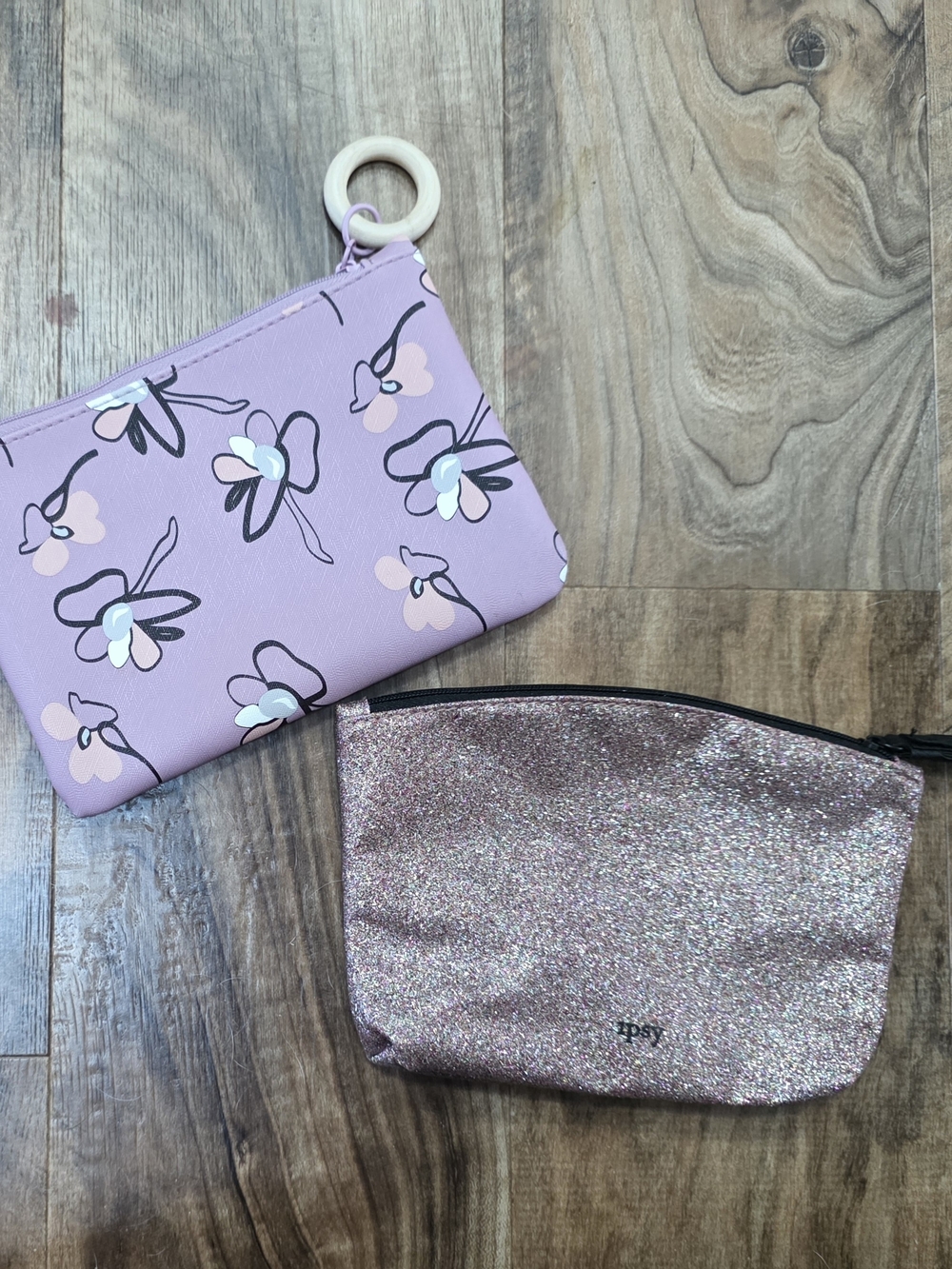 🌸 2 ipsy Bags! Lilac Floral Wristlet & Pink Glitter Pouch